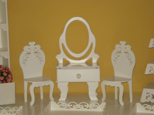PAR DE CADEIRINHAS DE MESA
